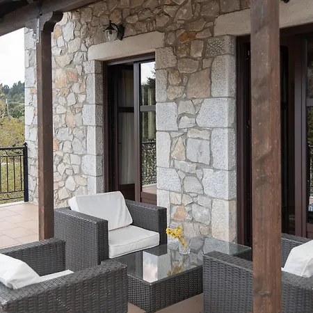 Guest house Ouranogiton 3*