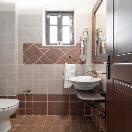 Guest house Ouranogiton 3*