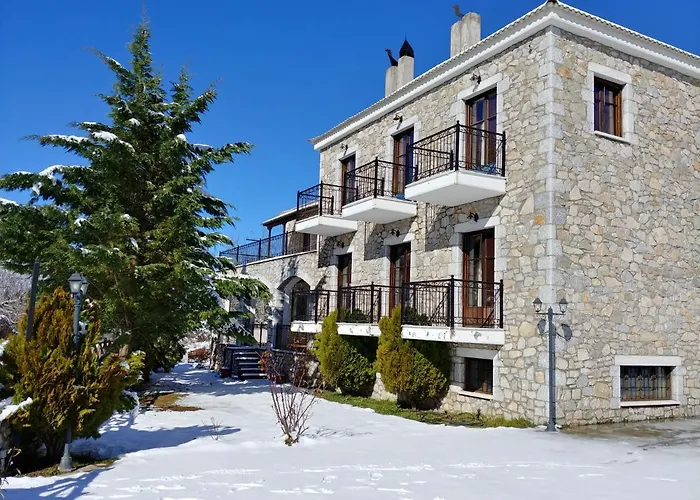 Xenonas Ouranogeiton בית הארחה 3*