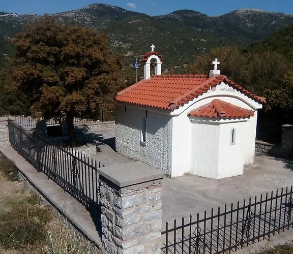 Xenonas Ouranogeiton בית הארחה 3*