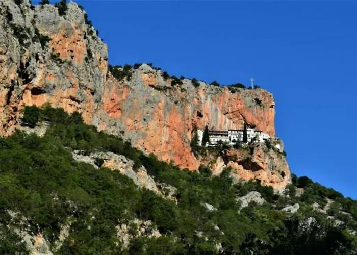 Xenonas Ouranogeiton 3* Kosmás